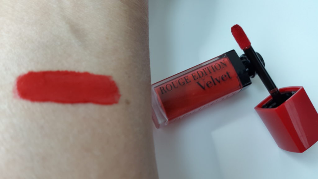 Bourjois Rouge Edition Velvet -01 Personne ne Rouge