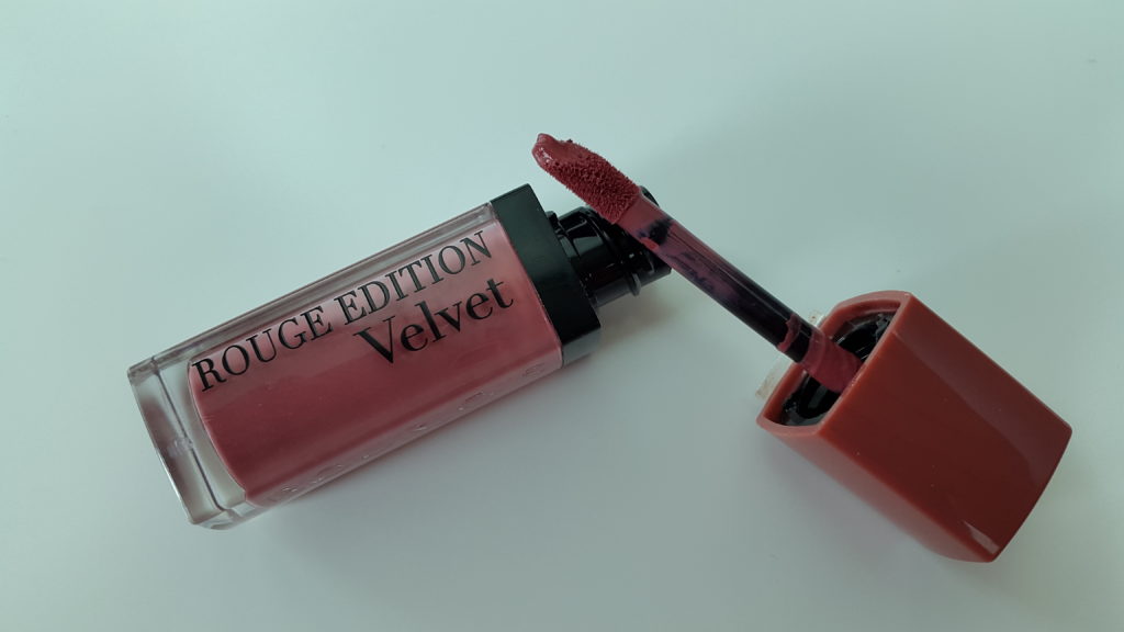 Bourjois Rouge Edition Velvet lipstick - 07 Nude-ist