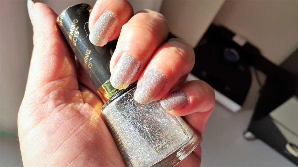 Revlon 765 Holographic Pearls