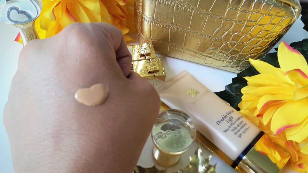 Kvæle Sommetider hack Estee Lauder Double Wear Light Foundation - Review - Glossnglitters