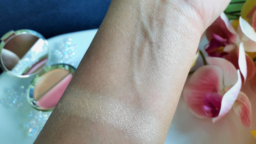 Becca Jaclyn Hill Champagne Pop Swatch 