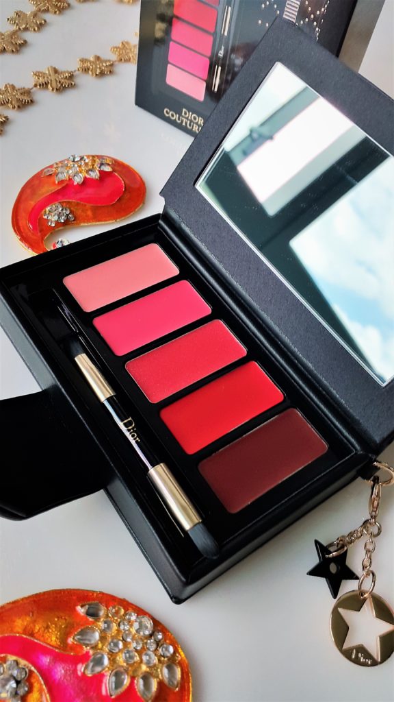 Dior Holiday 2018 Couture Collection Daring Lip Palette Dior Holiday 2018 Couture Collection Daring Lip Palette The lip products and the shades in this palette are - Dior Addict Lip Maximizer in the shade 008 Sparkling Pink, Dior Addict Lacquer Stick 677 Indie Rose, Dior Addict Ultra-Gloss 759 Dior Mania, Rouge Dior 999 matte and Rouge Dior 964 Ambitious Matte. It is a compact palette great to travel with. 
