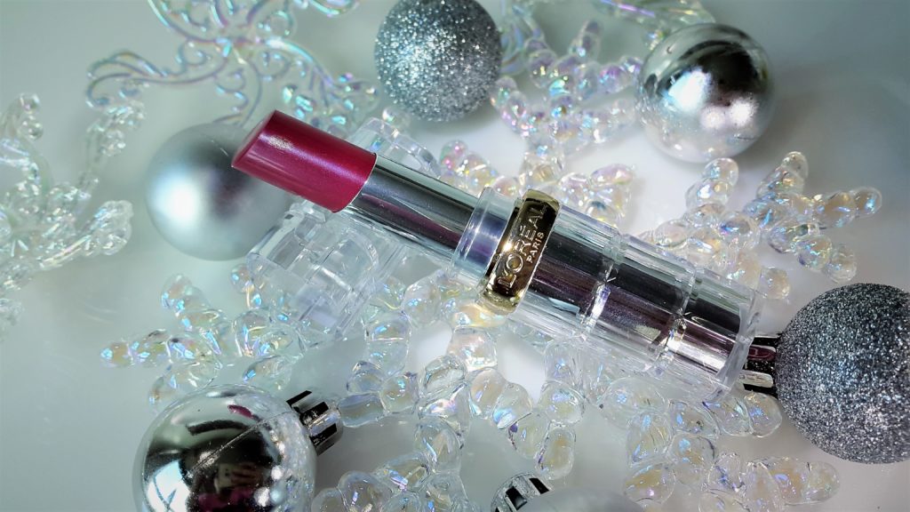 L'Oreal Colour Riche Shine Lipstick in the shade 926 Glassy Garnet 