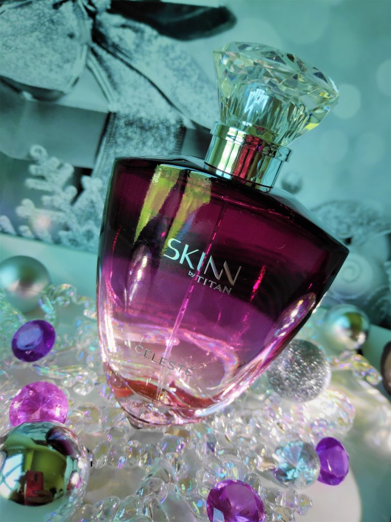 Titan SKINN Celeste Eau de Parfum  is a very modern and fun fragrance for women. The scent evokes happiness. It is a fruity floral that dries down to a creamy base of sandalwood and white musk. 