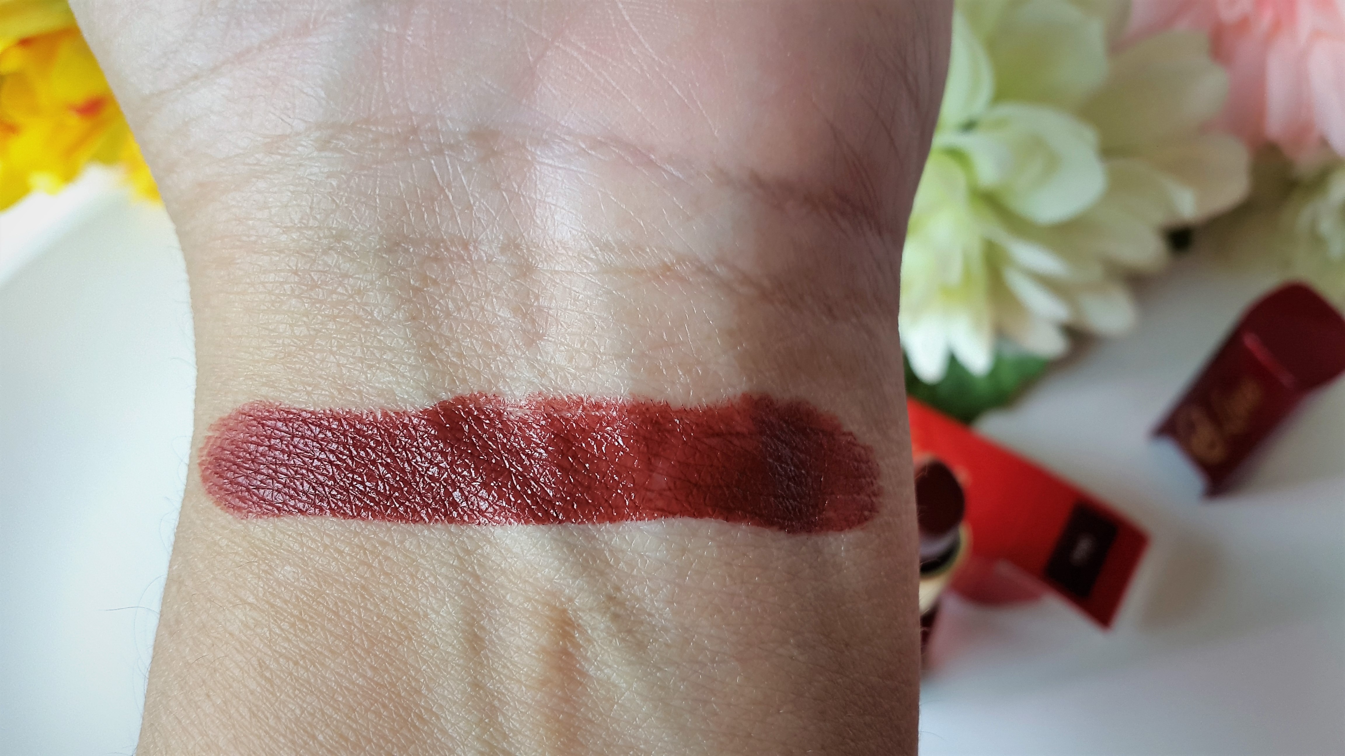 Ever Bilena Luxe Lipstick - Diva Swatched