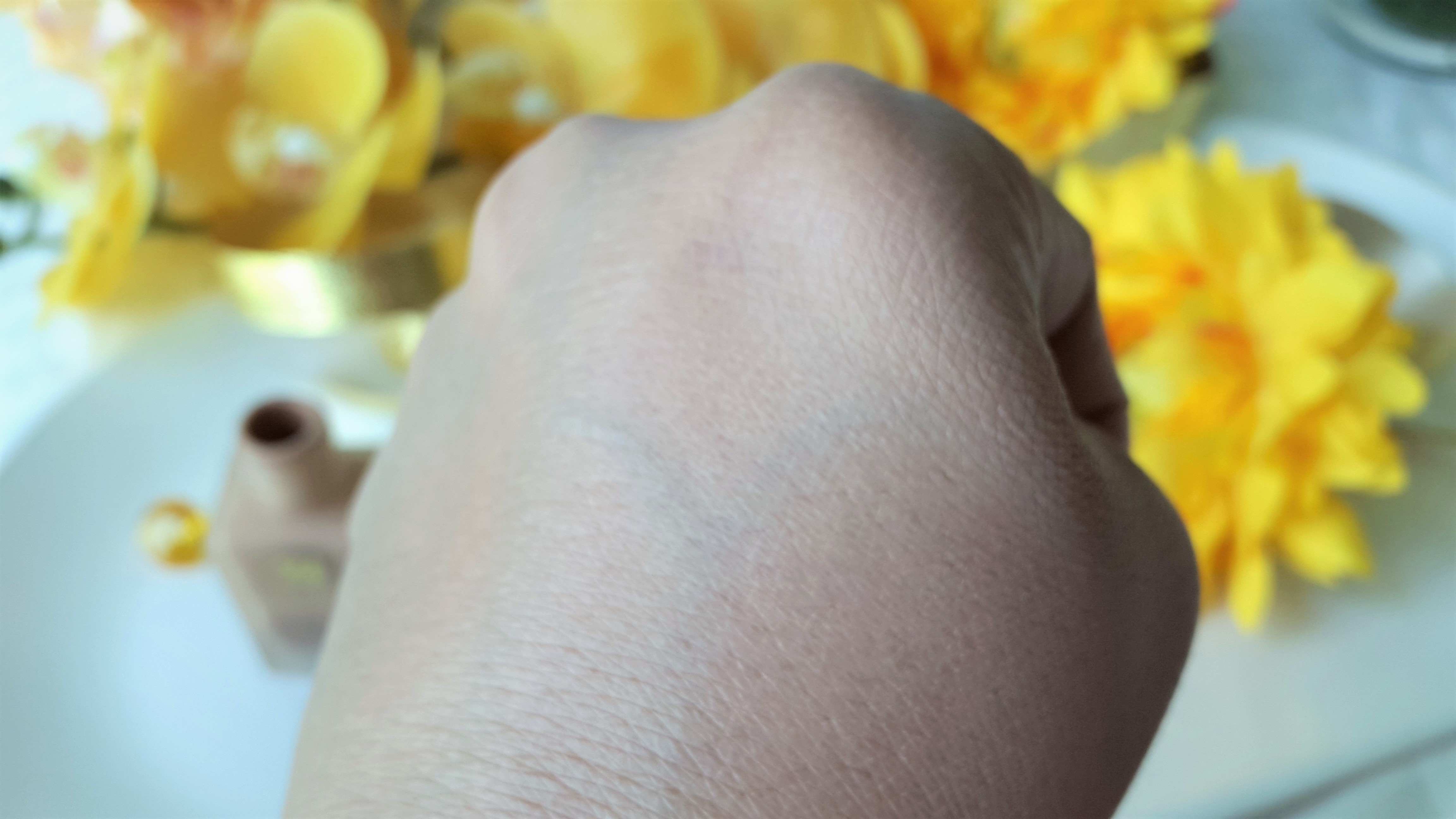 Estee Lauder Double Wear Stay In Place Foundation Swatch