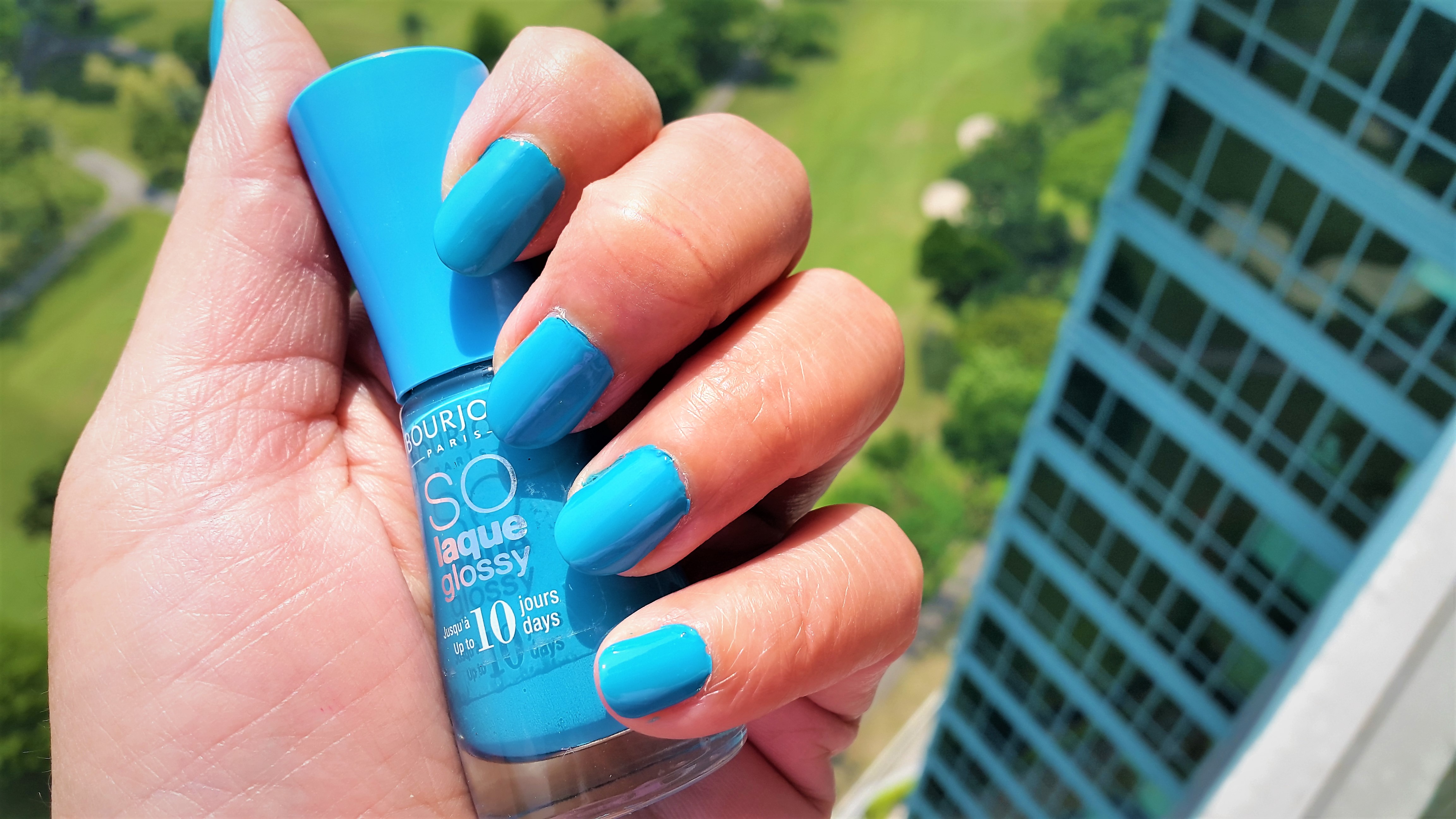 Favorite Summer Nail Color - Bourjois La laque glossy -No. 10 Succes azure