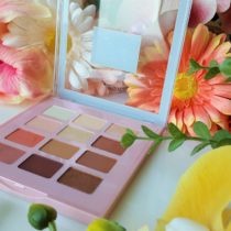 L'Oreal Paris Paradise Enchanted Scented Eye Shadow Palette Review