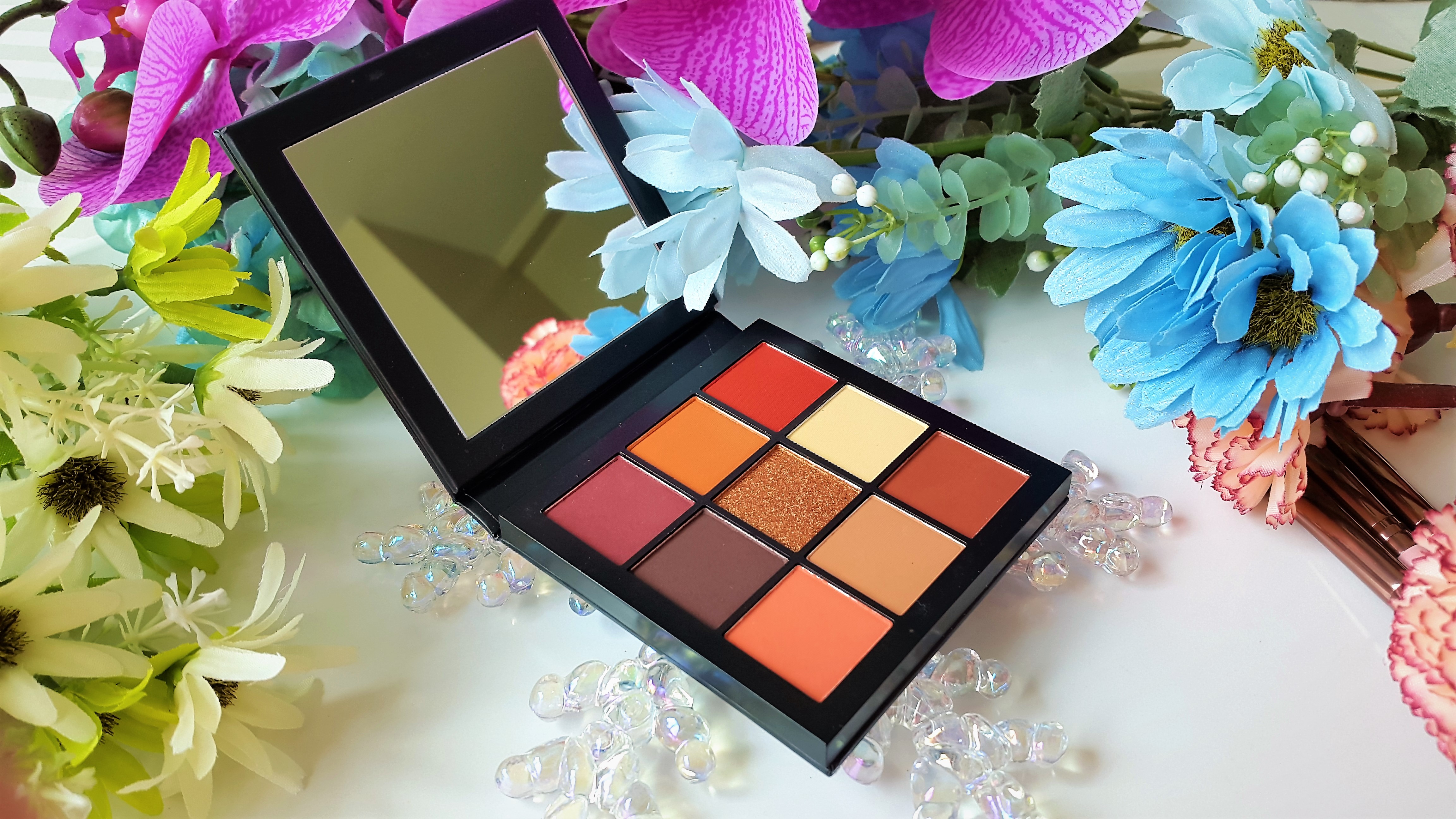 Huda Beauty Brown Obsession eye shadow palette