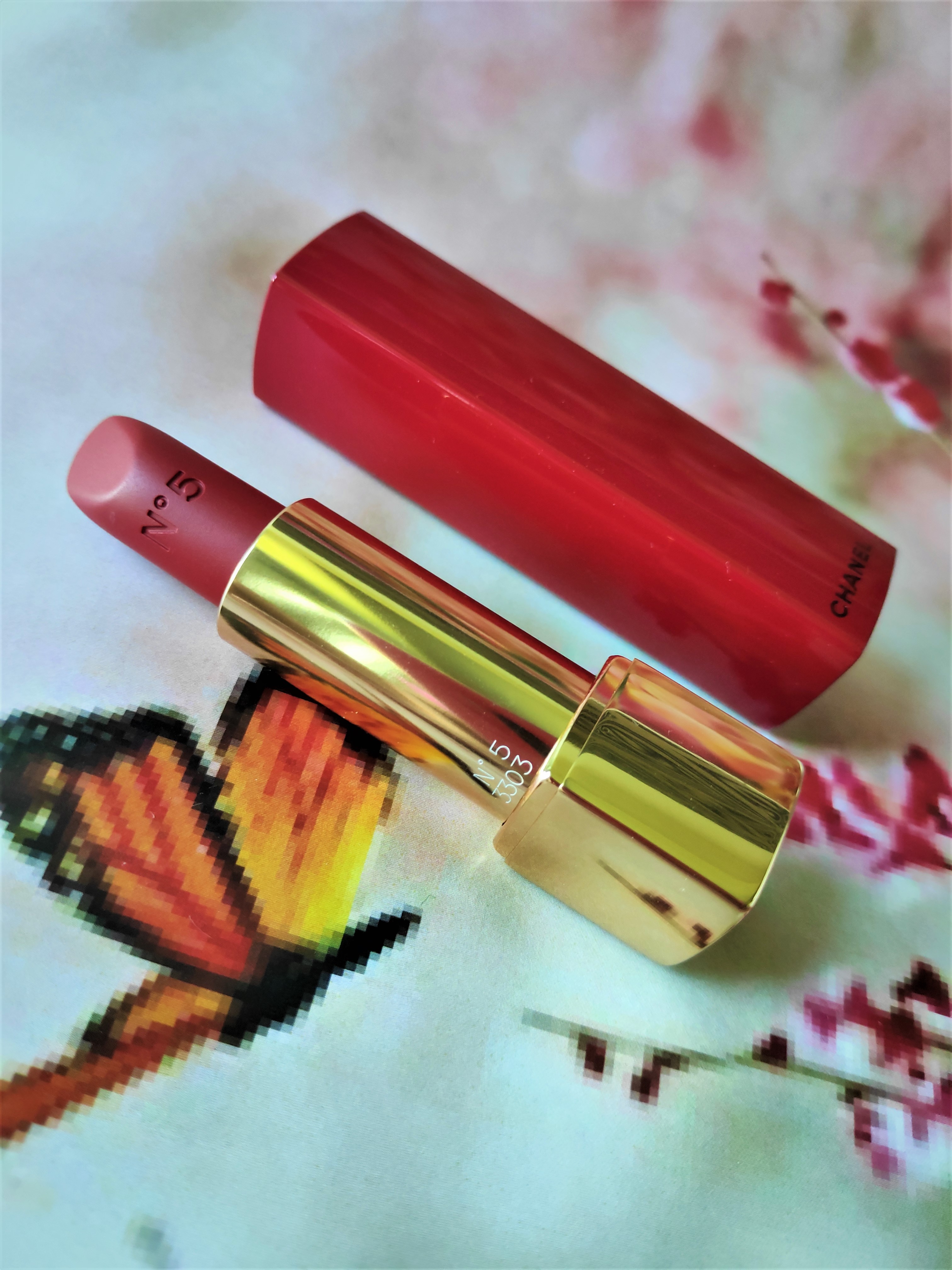 Chanel No.5 Rouge Allure Velvet lipstick Review