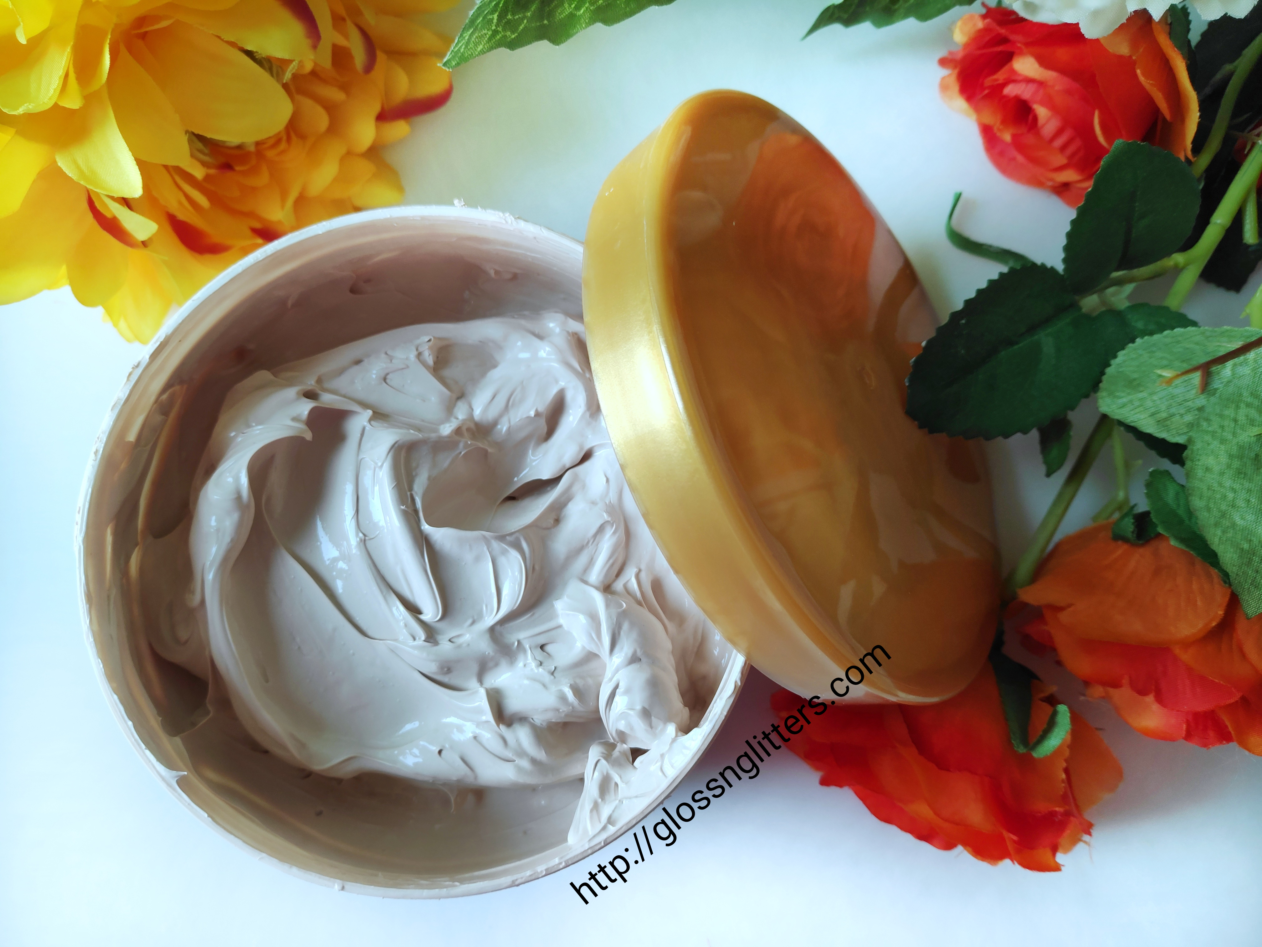 Vaadi Herbals Chandan Kesar Haldi Face Pack Review