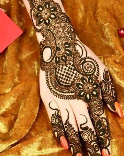 The latest bridal mehndi/henna design trends to follow