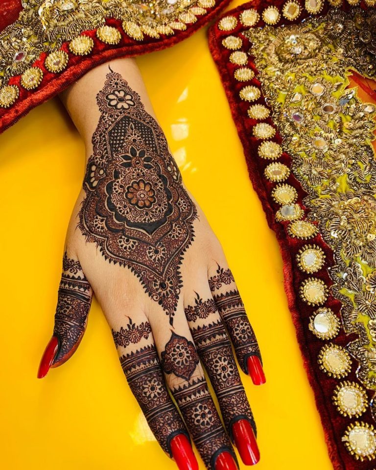 70+ Latest Dulhan Mehndi Designs For Brides - Glossnglitters