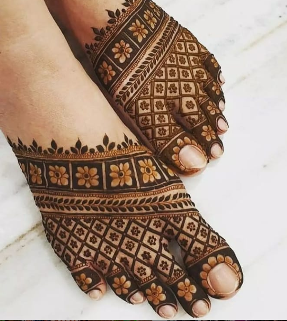 New Collection of Modern Mehndi Designs For Hands and Feet ...
