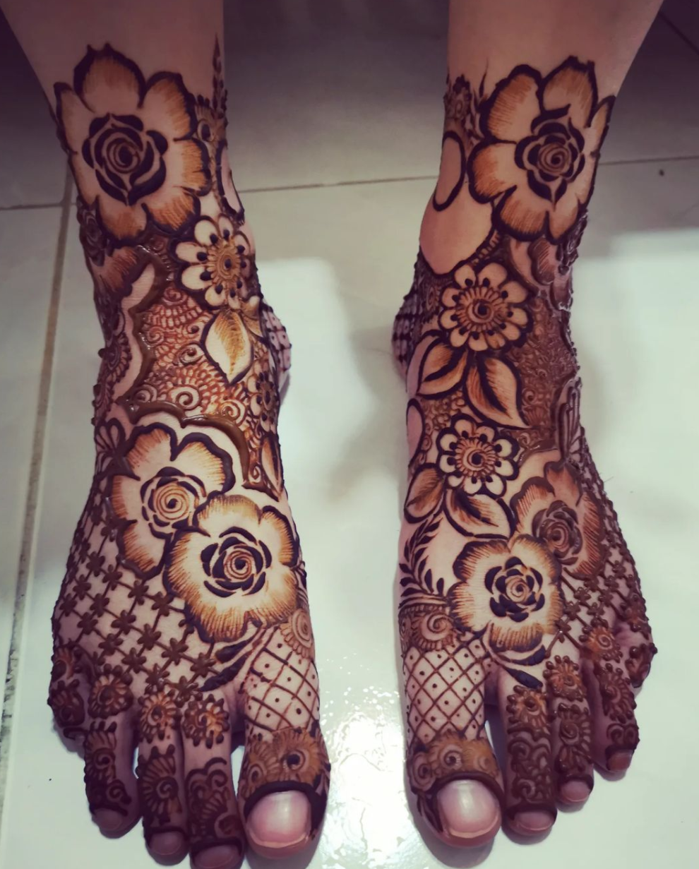 Trending Leg and Feet mehendi designs for brides 2022