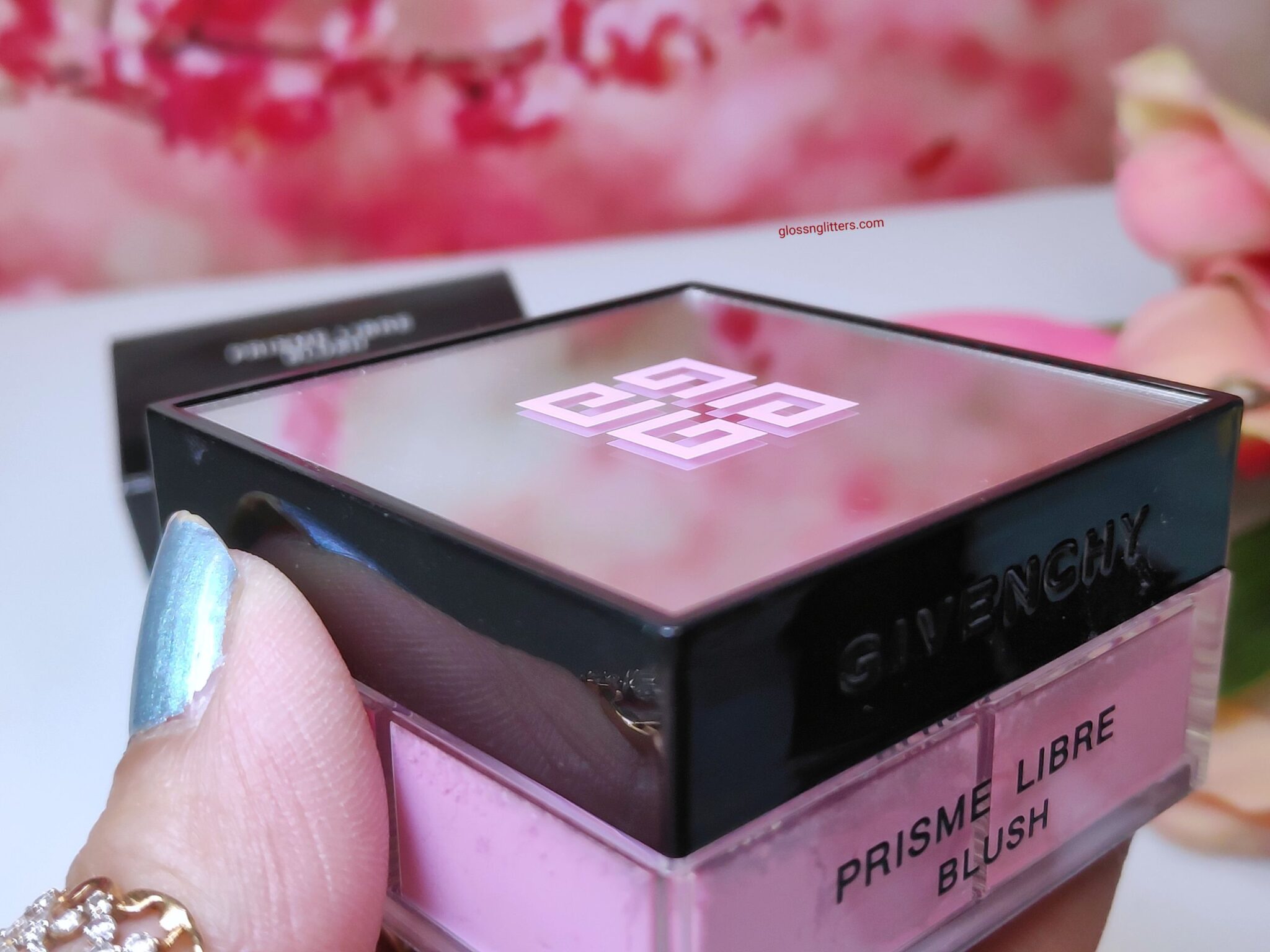 Givenchy Prisme Libre Blush 01 Mousseline Lilas Review - Glossnglitters