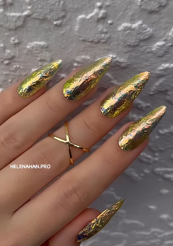 20+ Holiday & New Year's Eve Nails To Rock This Season