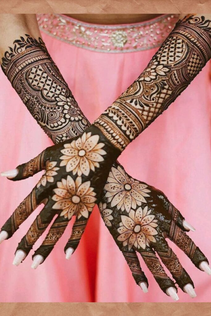 Fusion mehndi design mixing floral  and Rajasthani design for modern look