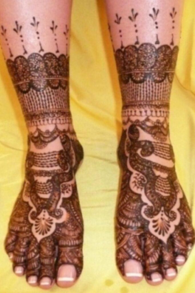 Heavy bridal mehndi design 2025 for feet