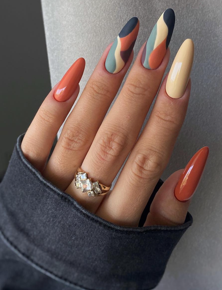 Unique Acrylic Nail Art Designs For Autumn & Fall 2025