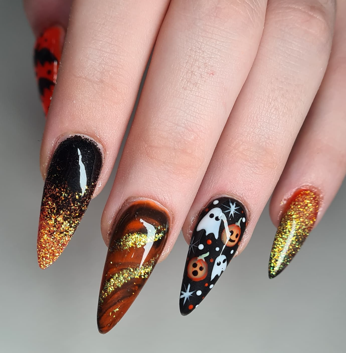 100+ Latest Spooky Cute Halloween Nail Ideas 2025. From blood-drip nails to cute ghosts, scary, cute, and glow-in-the-dark nail art ideas for the ultimate spooky manicure, from pumpkins to skeletons, you have it all in one place.