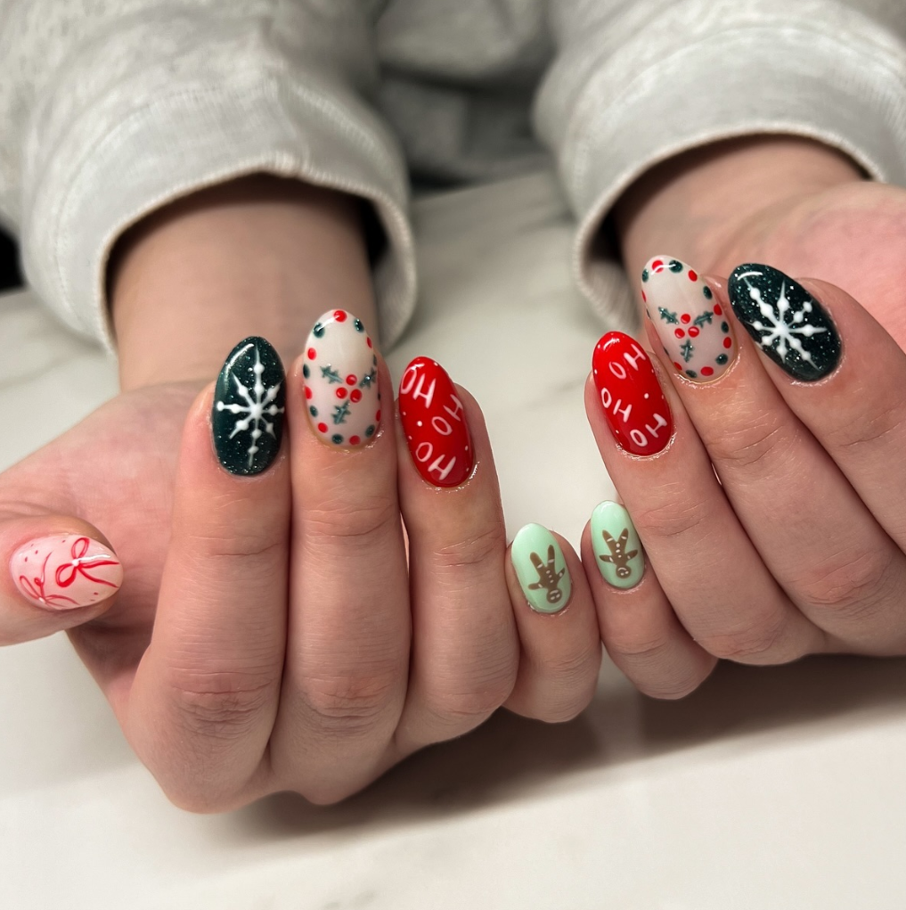 Latest Trends In Christmas Nails