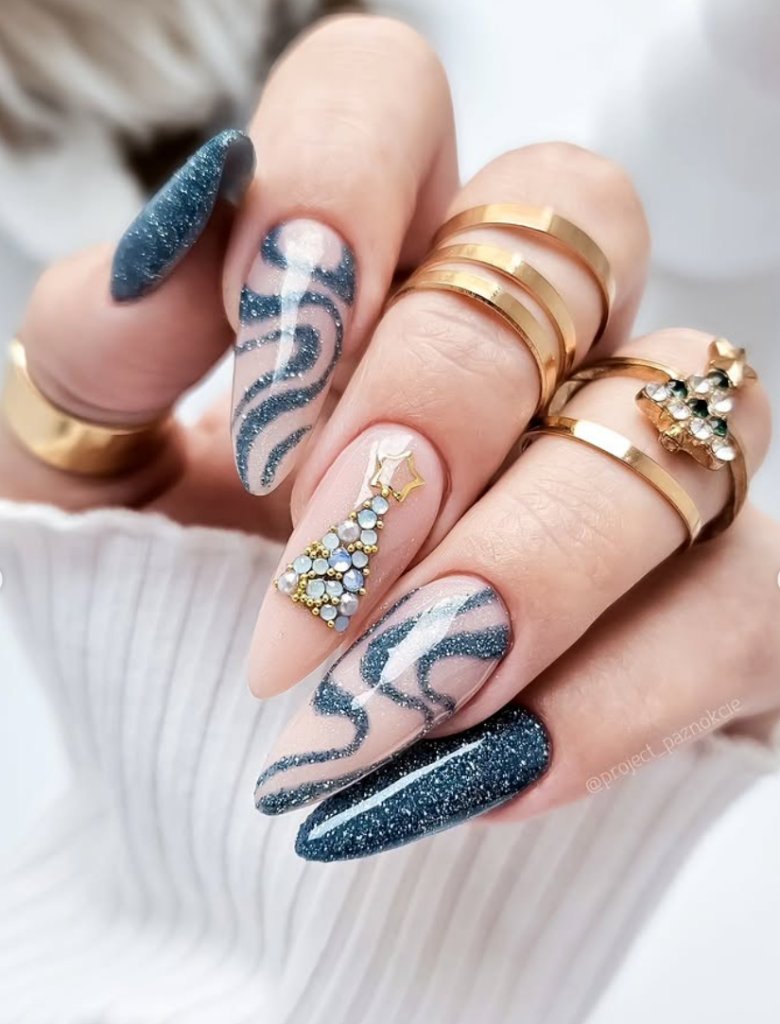 Latest Trends In Christmas Nails